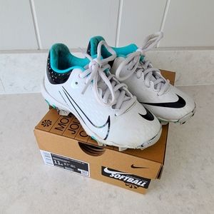 Nike softball cleats